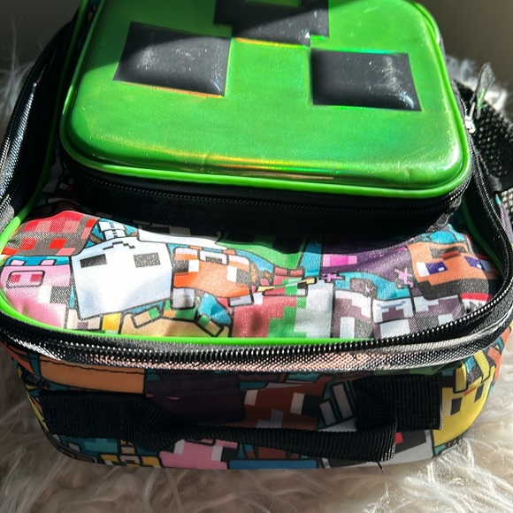 MINECRAFT 3 PIECES!! .Laptop/backpack , lunch box, Alex figurine. - Picture 11 of 12
